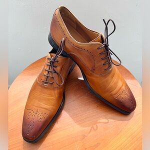 Magnanni Brown/ Camel Leather Dress Shoes with Brogue Detailing, New, Size 8.5